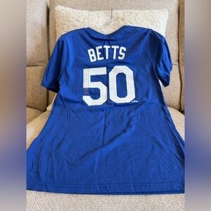 Nike Dodger Blue Betts 50 T-Shirt, Boys size L (14/16)
Similar to XS/S for women